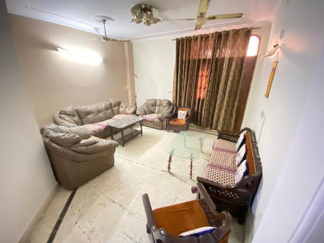 1 BHK Independent Builder Floor in Lajpat Nagar for rent New Delhi. The reference number is 19266914