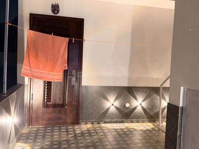 1 BHK Independent Builder Floor in Lajpat Nagar for rent New Delhi. The reference number is 20553952