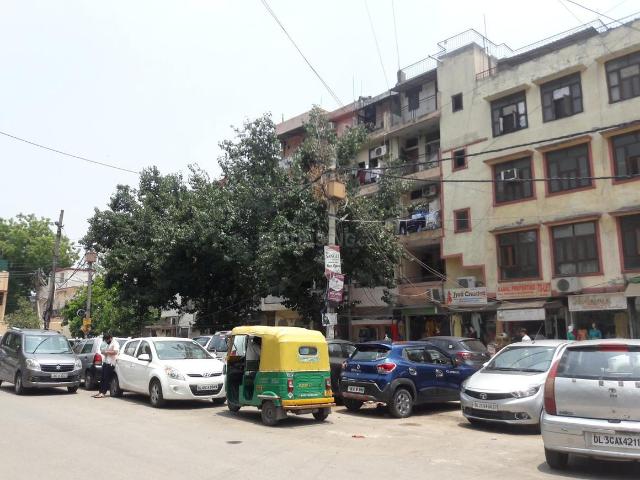 1 BHK Independent Builder Floor in Lajpat Nagar for rent New Delhi. The reference number is 20647802