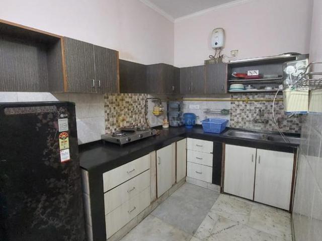 1 BHK Independent Builder Floor in Lajpat Nagar for rent New Delhi. The reference number is 20013694