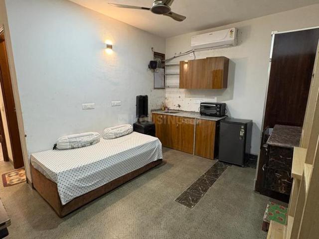 1 BHK Independent Builder Floor in Lajpat Nagar for rent New Delhi. The reference number is 20013932