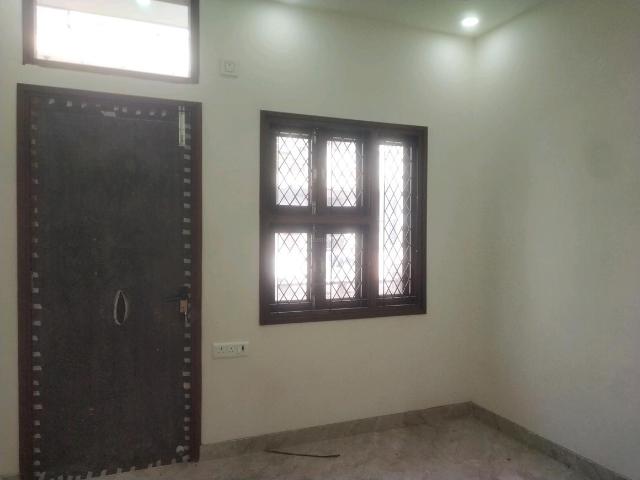 1 BHK Independent Builder Floor in Lajpat Nagar for rent New Delhi. The reference number is 20056953