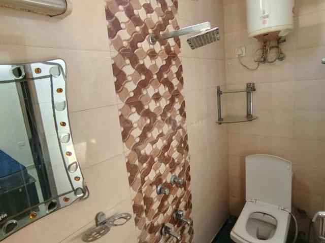 1 BHK Independent Builder Floor in Lajpat Nagar for rent New Delhi. The reference number is 20279574