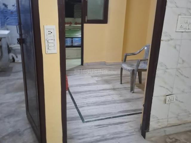 1 BHK Independent Builder Floor in Laxmi Nagar for rent New Delhi. The reference number is 19583179