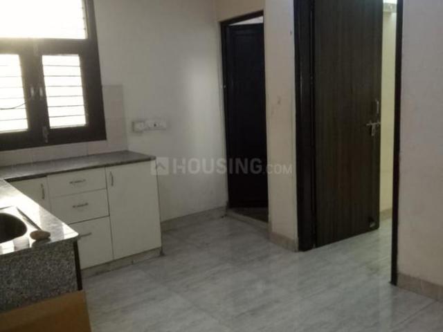 1 BHK Independent Builder Floor in Laxmi Nagar for rent New Delhi. The reference number is 19903914