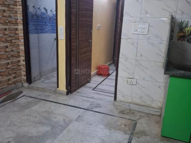 1 BHK Independent Builder Floor in Laxmi Nagar for rent New Delhi. The reference number is 20099318