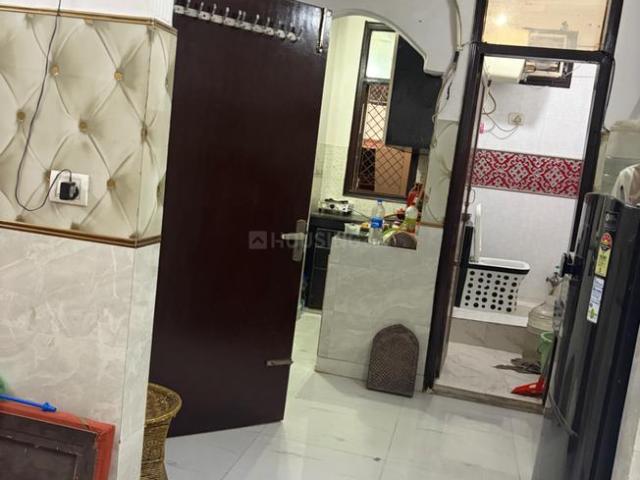 1 BHK Independent Builder Floor in Laxmi Nagar for rent New Delhi. The reference number is 20518535