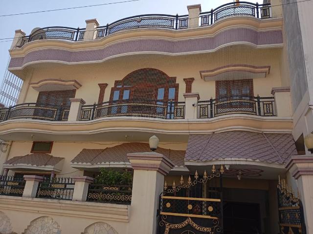 1 BHK Independent Builder Floor in Padri Bazaar for rent Gorakhpur. The reference number is 20107982