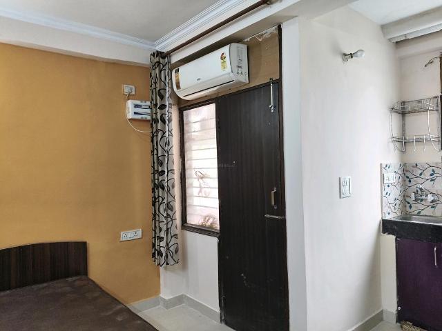 1 BHK Independent Builder Floor in Palam Vihar for rent Gurgaon. The reference number is 15581147