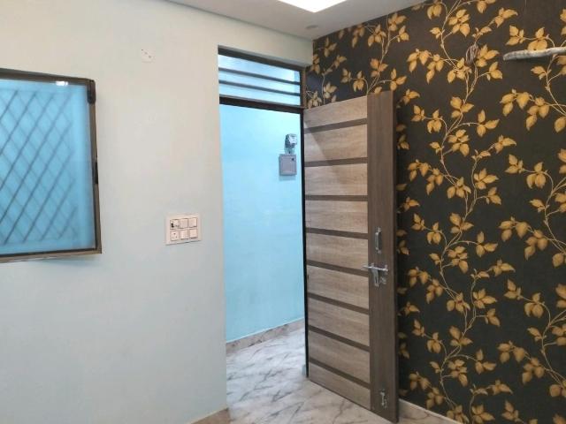 1 BHK Independent Builder Floor in Patel Nagar for rent New Delhi. The reference number is 19820653