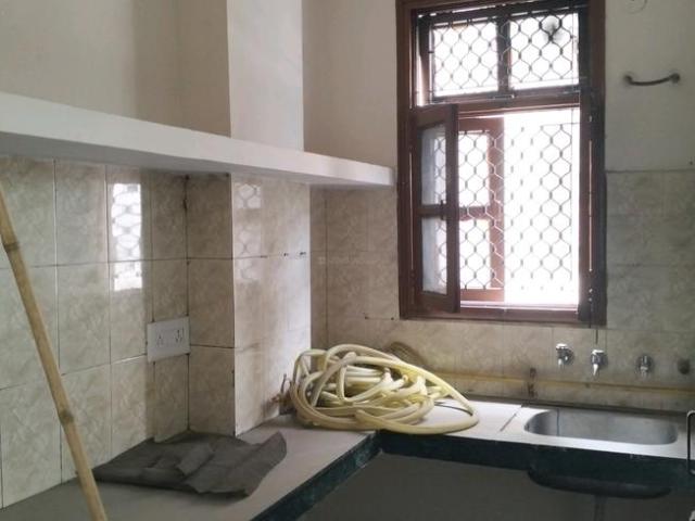 1 BHK Independent Builder Floor in Patparganj for resale East Delhi. The reference number is 17756642