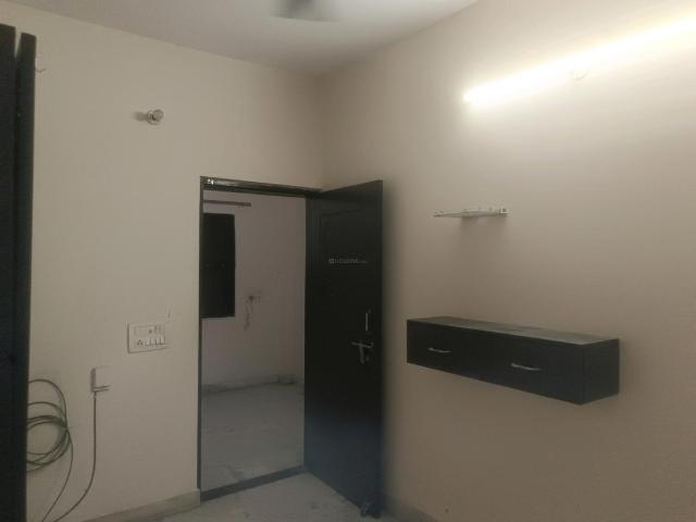 1 BHK Independent Builder Floor in Pitampura for rent New Delhi. The reference number is 18918086