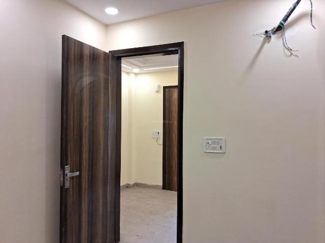 1 BHK Independent Builder Floor in Ramesh Nagar for rent New Delhi. The reference number is 19213960