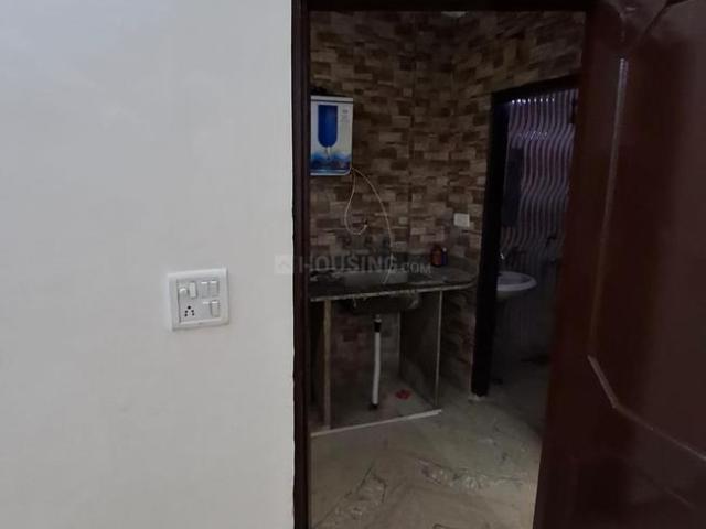 1 BHK Independent Builder Floor in Ramesh Nagar for rent New Delhi. The reference number is 20205796