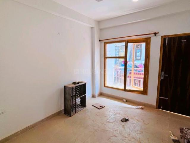 1 BHK Independent Builder Floor in Sultanpur for rent New Delhi. The reference number is 20475560
