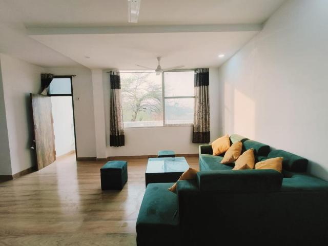 1 BHK Independent Builder Floor in Saket for rent New Delhi. The reference number is 18606595
