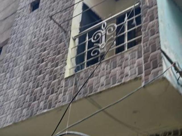 1 BHK Independent Builder Floor in Sector 102 for rent Noida. The reference number is 17033648