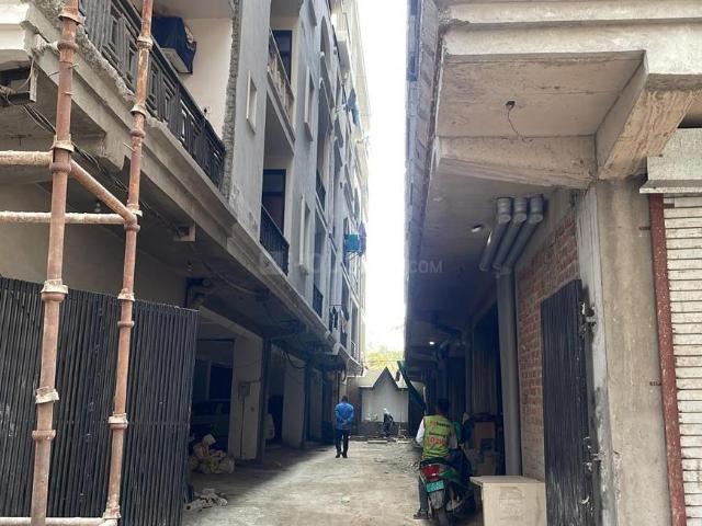 1 BHK Independent Builder Floor in Sector 104 for resale Noida. The reference number is 19741460