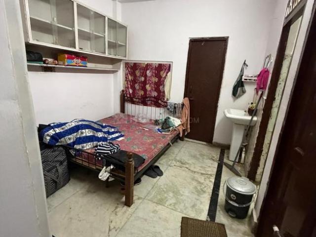 1 BHK Independent Builder Floor in Sector 19 for rent Noida. The reference number is 18744998