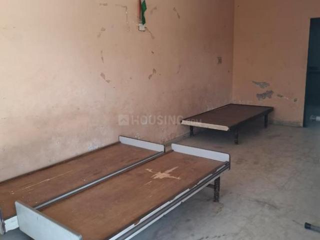 1 BHK Independent Builder Floor in Sector 21 for rent Gandhinagar. The reference number is 18571614