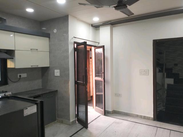 1 BHK Independent Builder Floor in Shastri Nagar for resale New Delhi. The reference number is 19530500
