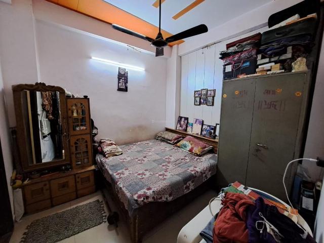 1 BHK Independent Builder Floor in Siddharth Vihar for resale Ghaziabad. The reference number is 9304648