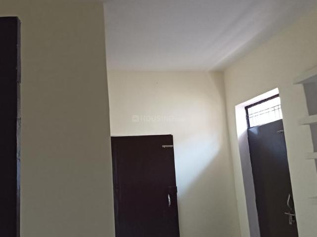 1 BHK Independent Builder Floor in Triveni Nagar for rent Lucknow. The reference number is 20886530