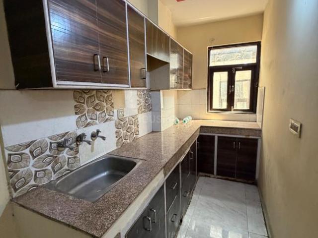 1 BHK Independent Builder Floor in Uttam Nagar for rent New Delhi. The reference number is 20032031