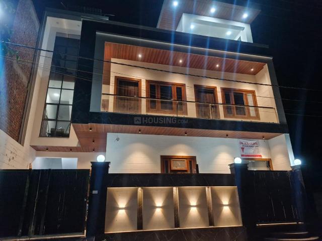 1 BHK Independent House in Tajganj for rent Agra. The reference number is 20465196