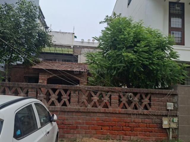 1 BHK Independent House in Alpha I for resale Greater Noida. The reference number is 20465963