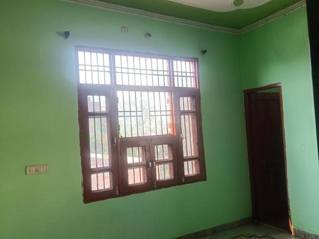 1 BHK Independent House in Basdevpura for rent Chandigarh. The reference number is 20198136