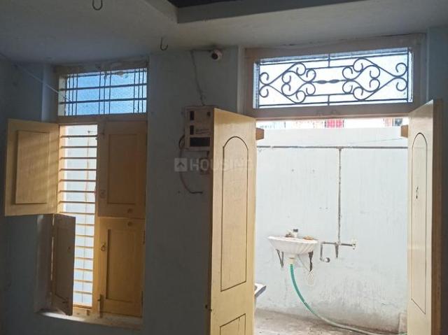 1 BHK Independent House in Kothapet for rent Vijayawada. The reference number is 20681147