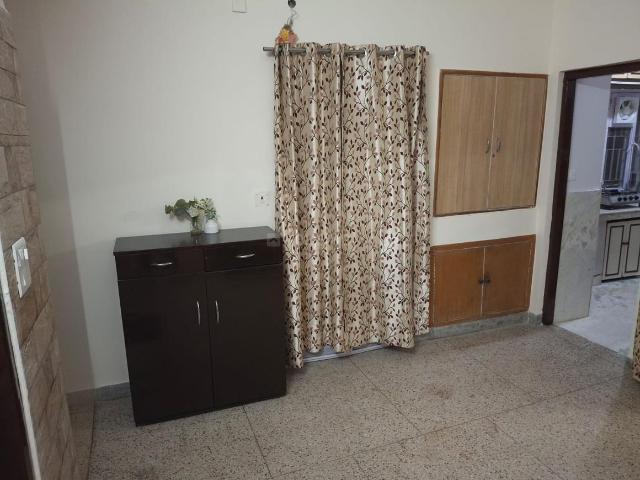 1 BHK Independent House in Lajpat Nagar for rent New Delhi. The reference number is 20311794