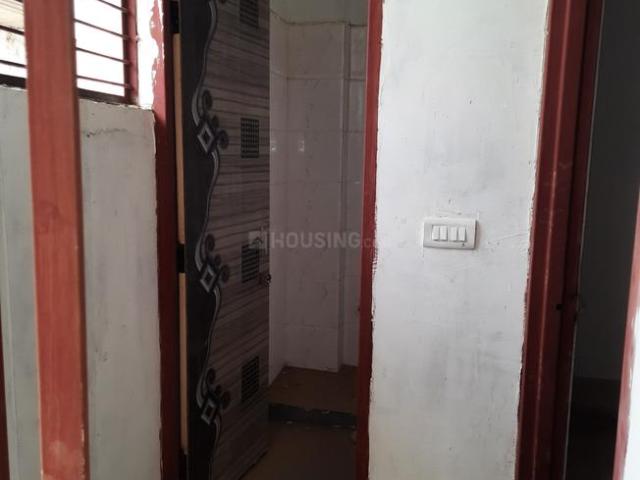 1 BHK Independent House in Lal Kuan for resale Ghaziabad. The reference number is 20881664