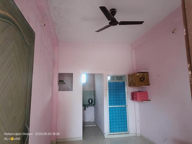 1 BHK Independent House in Laxman Pura for rent Ratlam. The reference number is 17701125