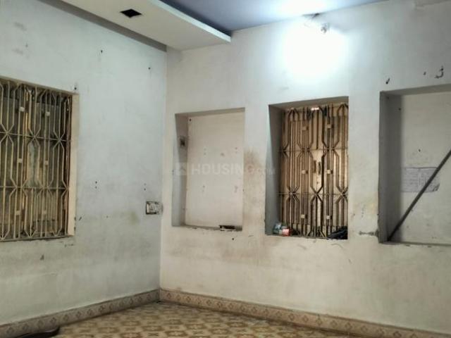1 BHK Independent House in Manjalpur for rent Vadodara. The reference number is 19772860
