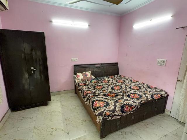 1 BHK Independent House in Patel Nagar for rent New Delhi. The reference number is 21012053