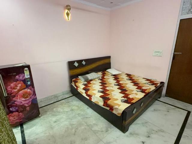 1 BHK Independent House in Patel Nagar for rent New Delhi. The reference number is 21012142