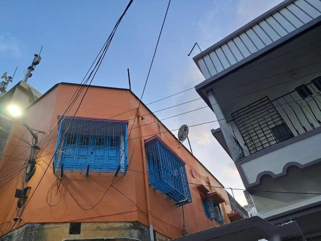 1 BHK Independent House in Phool Bagan for resale Kolkata. The reference number is 9366084
