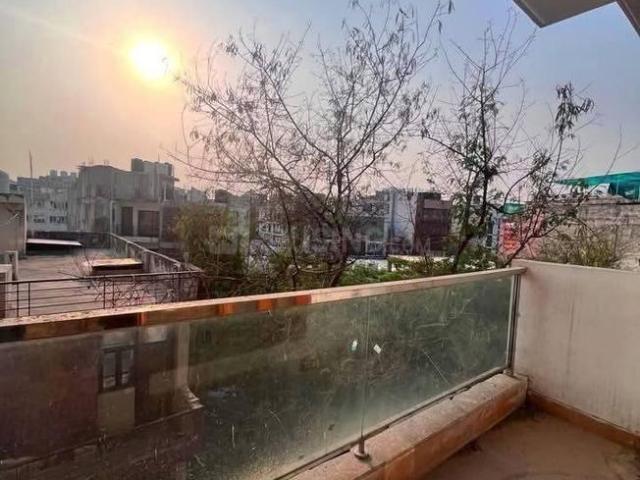 1 BHK Independent House in Saket for rent New Delhi. The reference number is 20638439