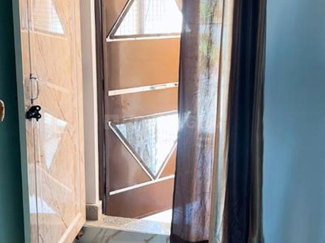 1 BHK Independent House in Sector 11 for rent Gurgaon. The reference number is 20523921