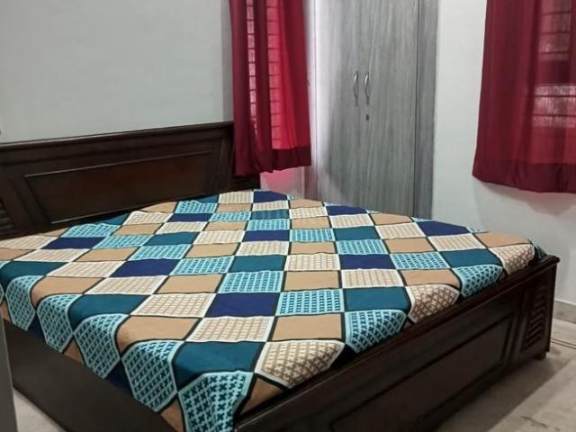 1 BHK Independent House in Sector 14 for rent Gurgaon. The reference number is 20979687