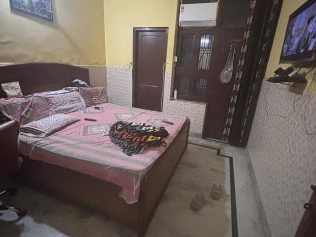 1 BHK Independent House in Sector 31 for resale Faridabad. The reference number is 20577158