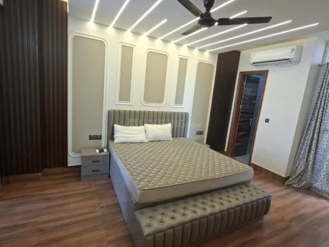 1 BHK Independent House in Sector 43 for rent Gurgaon. The reference number is 20044434
