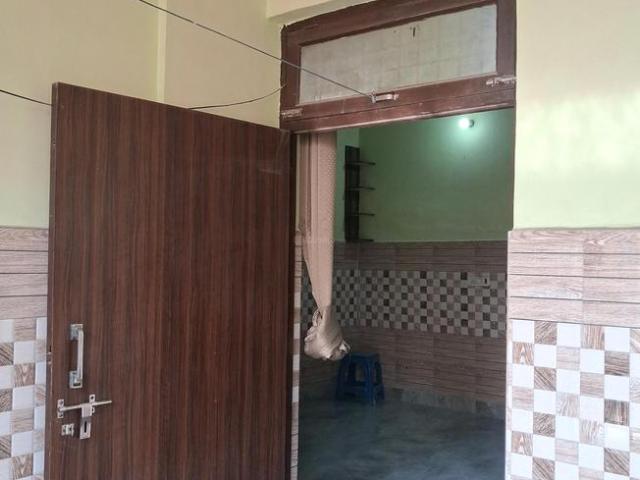 1 BHK Independent House in Sector 81 for rent Noida. The reference number is 8285568