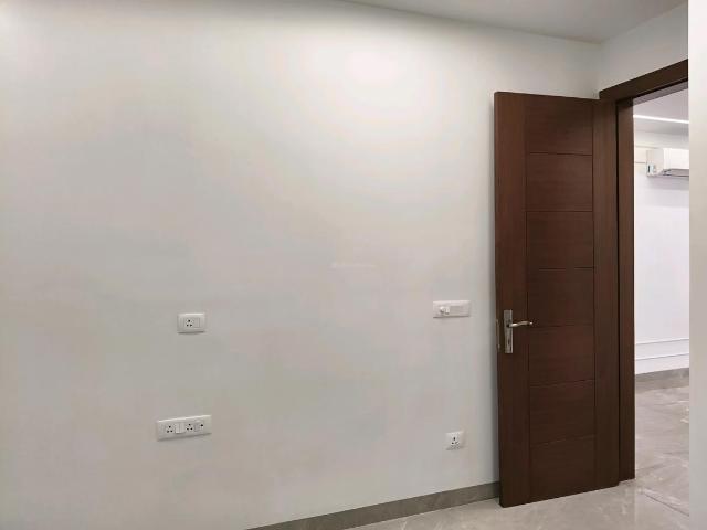 1 BHK Studio in Sector 52 for rent Gurgaon. The reference number is 18987399