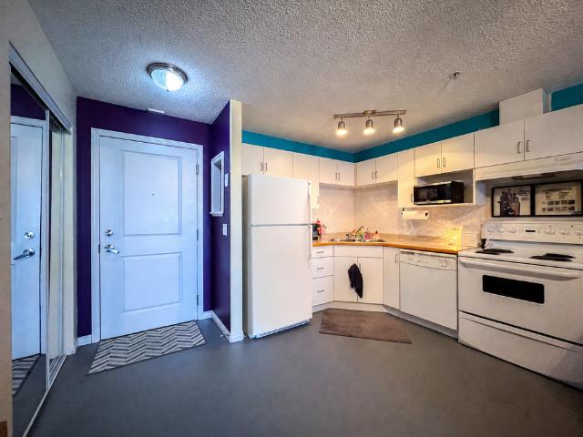1 Br Condo For Rent In Parkdale | Heat & Water Included | $500 Off First Month's Rent