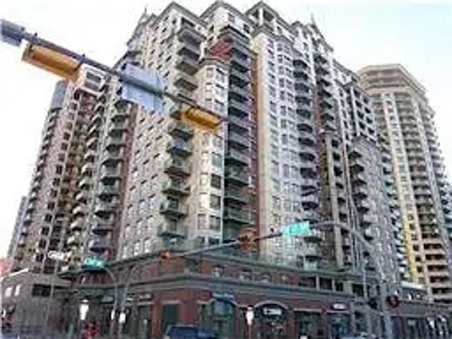 1 BR+Den Great Location West End Furnished