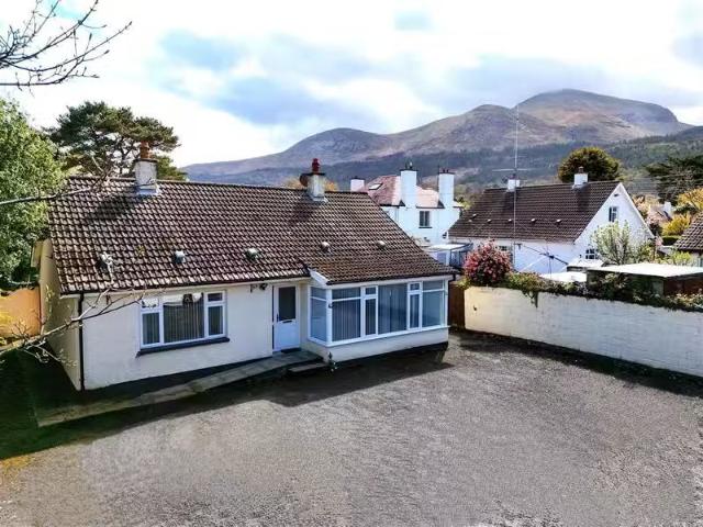 1 Bryansford Grove