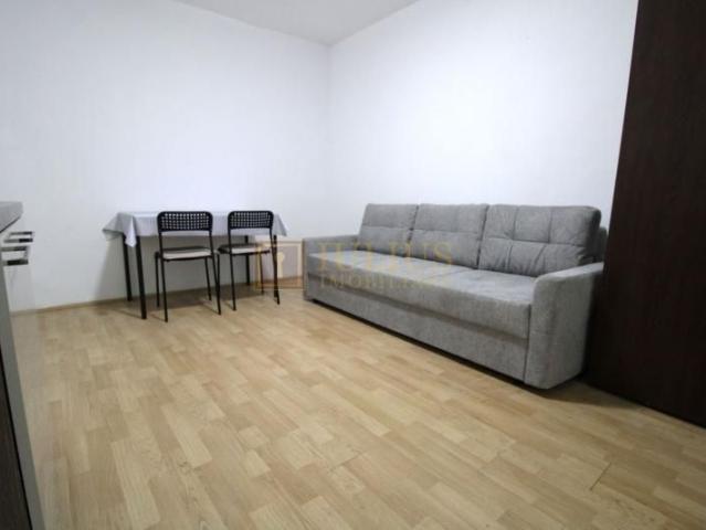 1 camera in zona Girocului cu centrala proprie